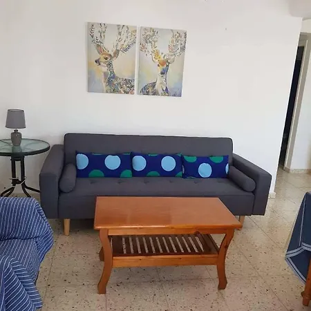 Latsi Riana 15 *